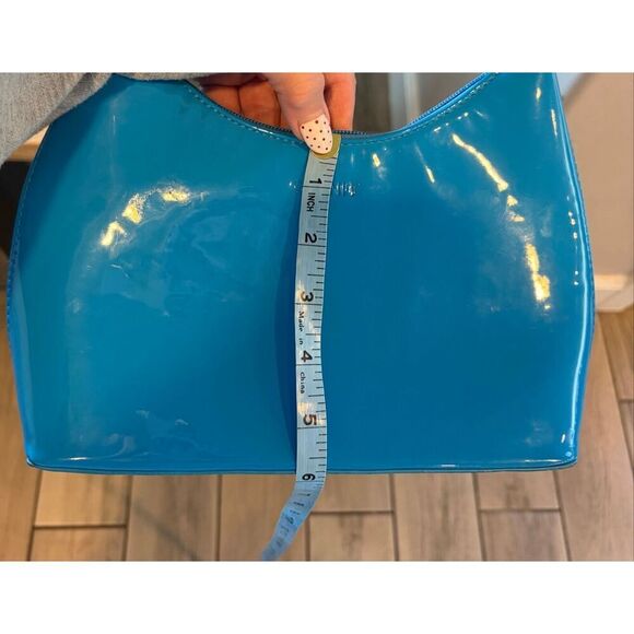 Glynit Molly shoulder bag in patent classic blue - Picture 6 of 7